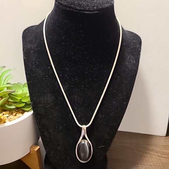 Unbranded Two-Sided Pendant Necklace Ladies Pre-Owned Silver Tone Everyday Gift‎ - Picture 1 of 8